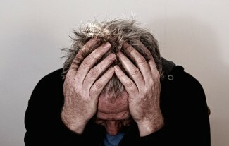 Viha on depressiooni väljakutsuv sümptom, eriti kui see on pidev, äärmuslik ja kurnav. Lisateave viha kui depressiooni sümptomi kohta.