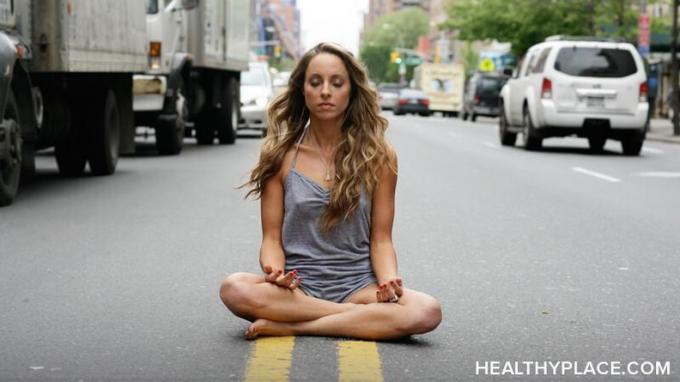 Õppige neid kolme parimat meditatsiooni näpunäidet, mis aitavad teil uut meditatsioonipraktikat õigesti alustada. Hankige HealthyPlace'is meditatsiooninõuandeid.