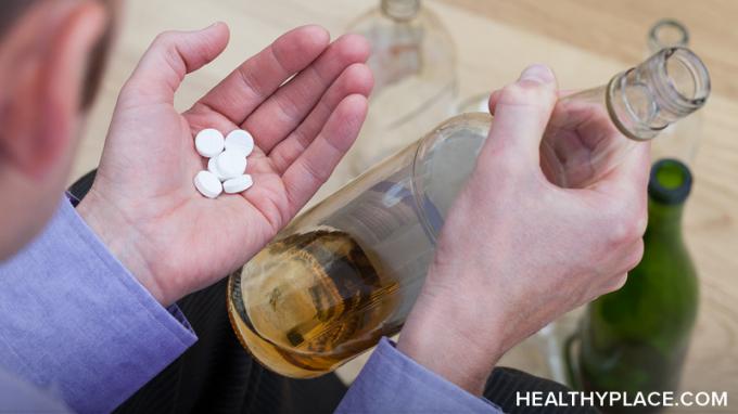 Antidepressandid ja alkohol on ohtlik segu. Kui segatakse antidepressante, sealhulgas sertraliini (Zoloft) ja alkoholi, süveneb depressioon.