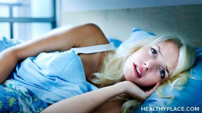 Öine ärevus mõjutab paljusid inimesi. Lugege HealthyPlace'is viis strateegiat öise ärevusega toimetulemiseks.