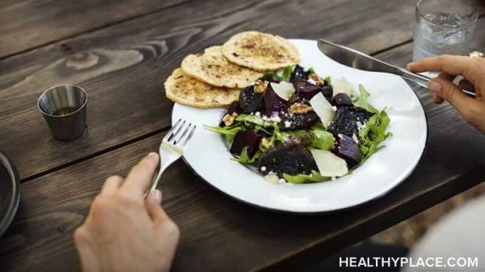 Depressiooni ja ärevuse toitumisplaan ei pea olema keeruline. Vaadake seda hõlpsasti mõistetavat ja hõlpsalt rakendatavat toitumiskava saidil HealthyPlace.