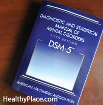 DSM-is on neli PTSD sümptomitüüpi, kuid kas DSM-5-st puuduvad PTSD sümptomid? Vaadake täiendavaid sümptomeid inimestel, kellel on PTSS-i kogemus.
