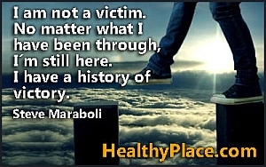 Vaimse tervise tsitaat - ma pole ohver. Pole tähtis, mida ma olen läbi elanud, olen endiselt siin. Mul on võidu ajalugu olnud